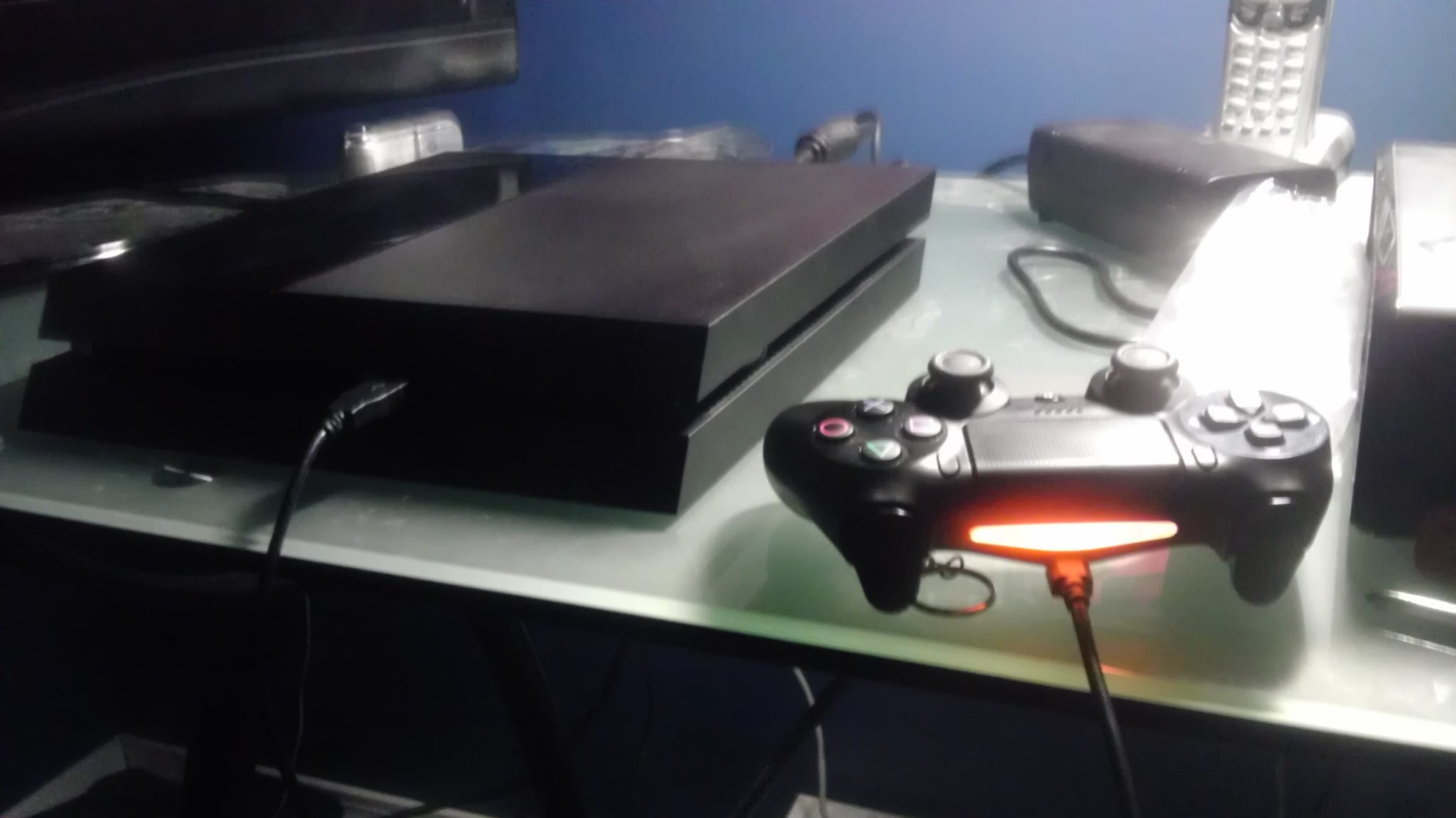Can I Play Ps4 While Charging Controller?